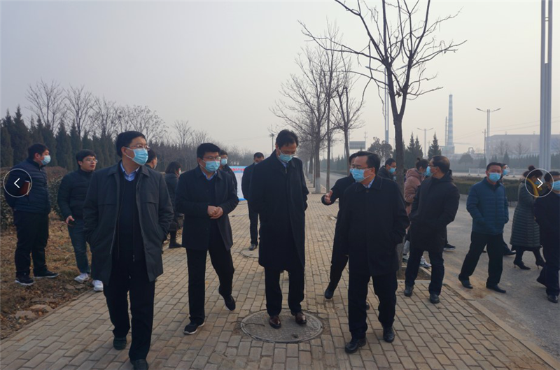 2_在現(xiàn)場參觀.png
